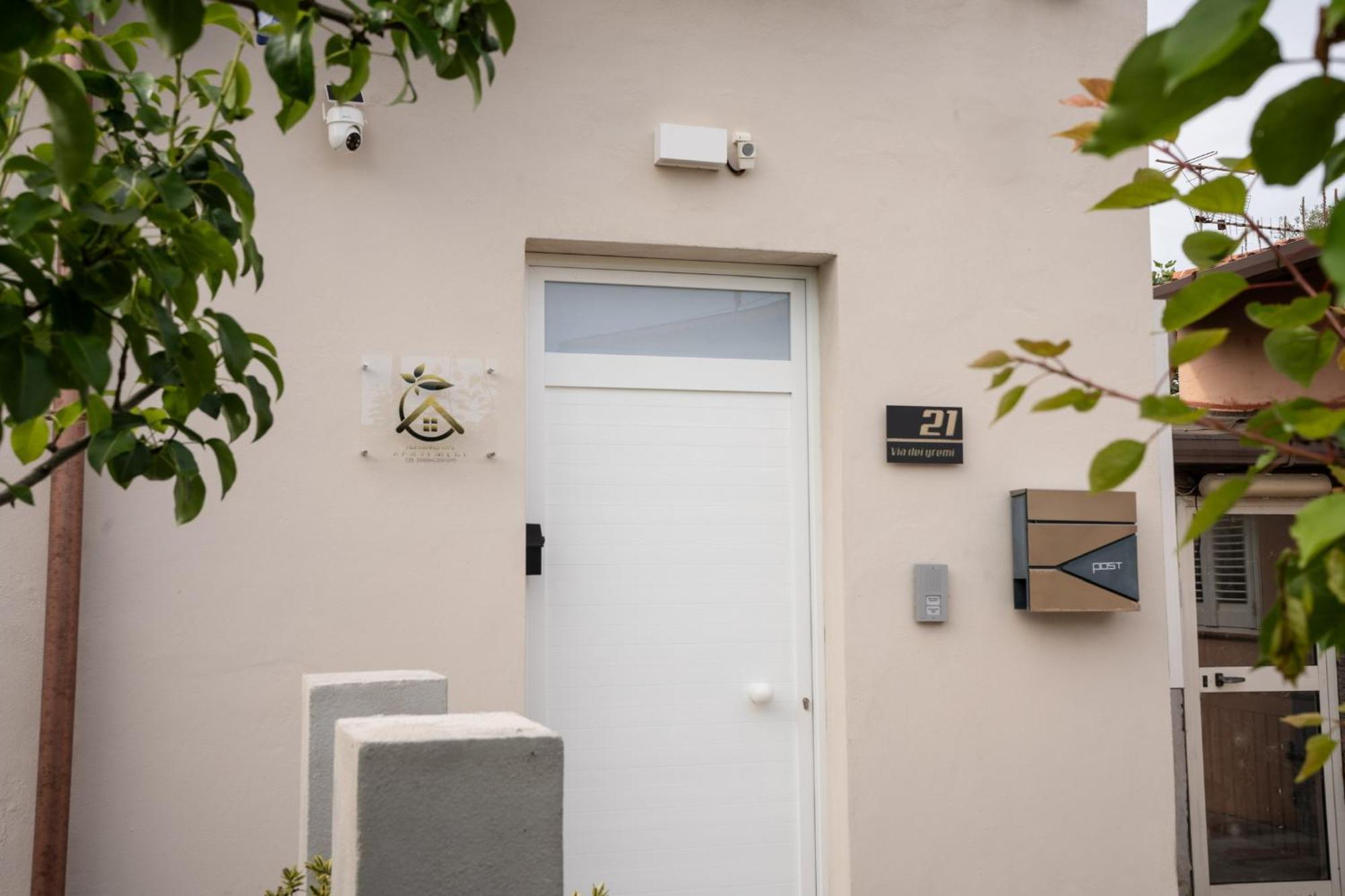 Alessandra'S Apartment ซัสซารี ภายนอก รูปภาพ